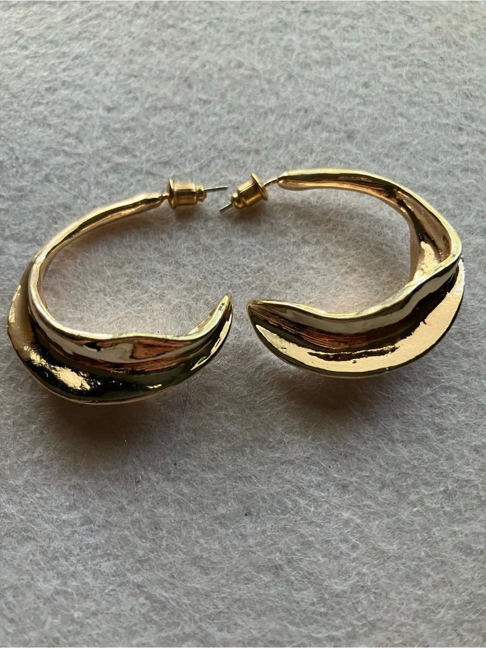 N/A modern gold